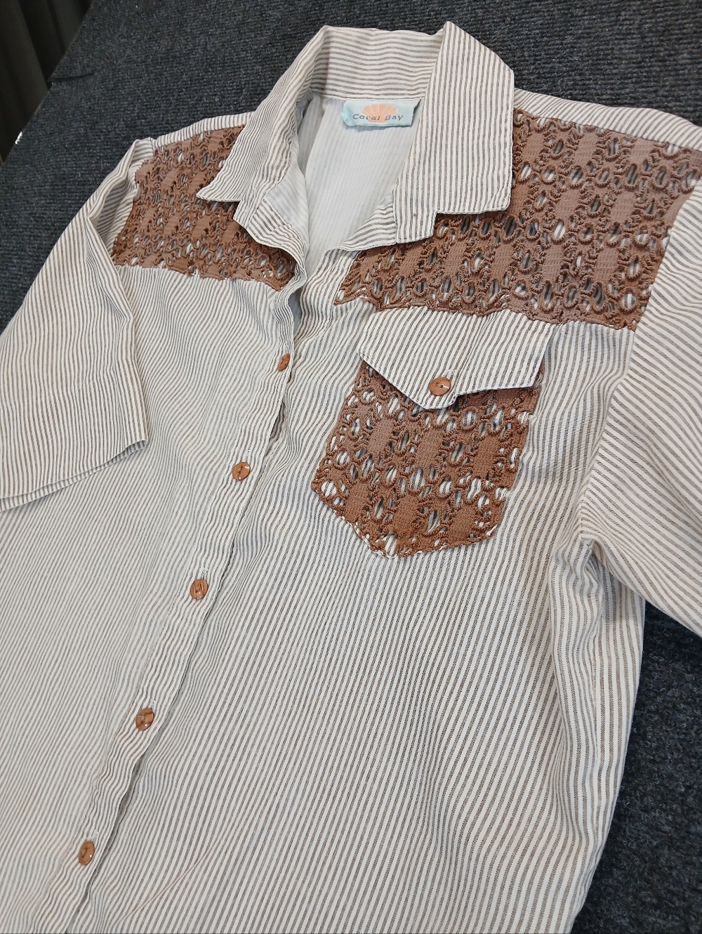 Women's Coral Bay S/S Striped Western Style Shirt with Crochet Accents Sz Med - Picture 2 of 9